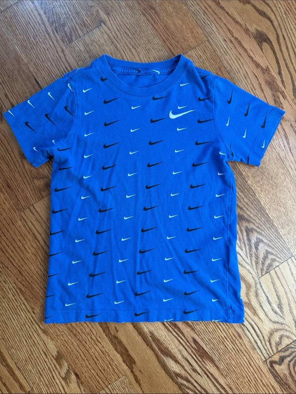 Boy’s Nike Shirt. Size Small. Excellent Condition.